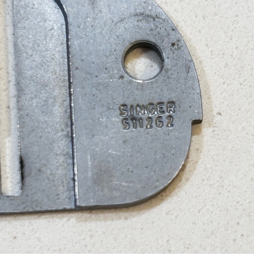 Singer Sewing Machine Foot Attachments - Picture 9 of 12